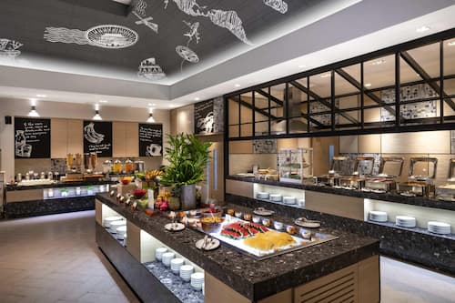 Tägliches Frühstücksbuffet gegen Gebühr