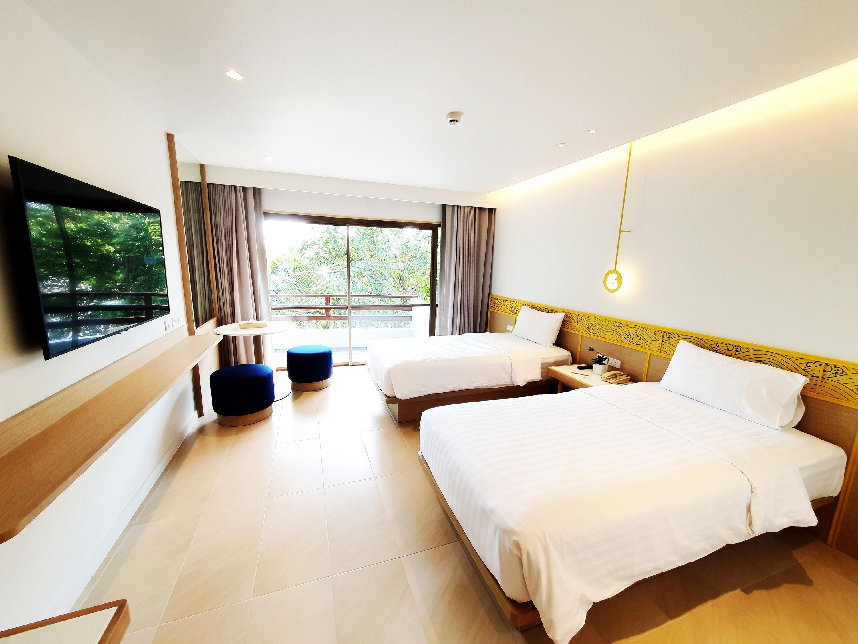 Superior Room, 2 Twin Beds, Garden View | Minibar, in-room safe, desk, iron/ironing board