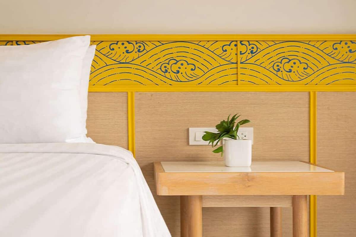 Minibar, két bảo mật tại phòng, bàn, bàn ủi/dụng cụ ủi quần áo