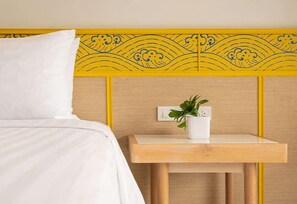 Minibar, coffres-forts dans les chambres, bureau