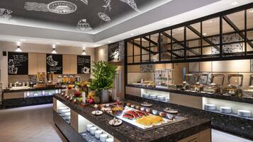 Dagelijks ontbijtbuffet (THB 648 per persoon)