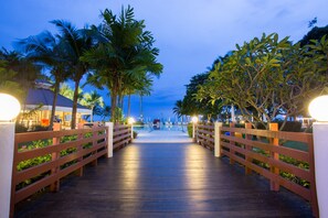 Property grounds - Novotel Rayong Rim Pae Resort (Klaeng)