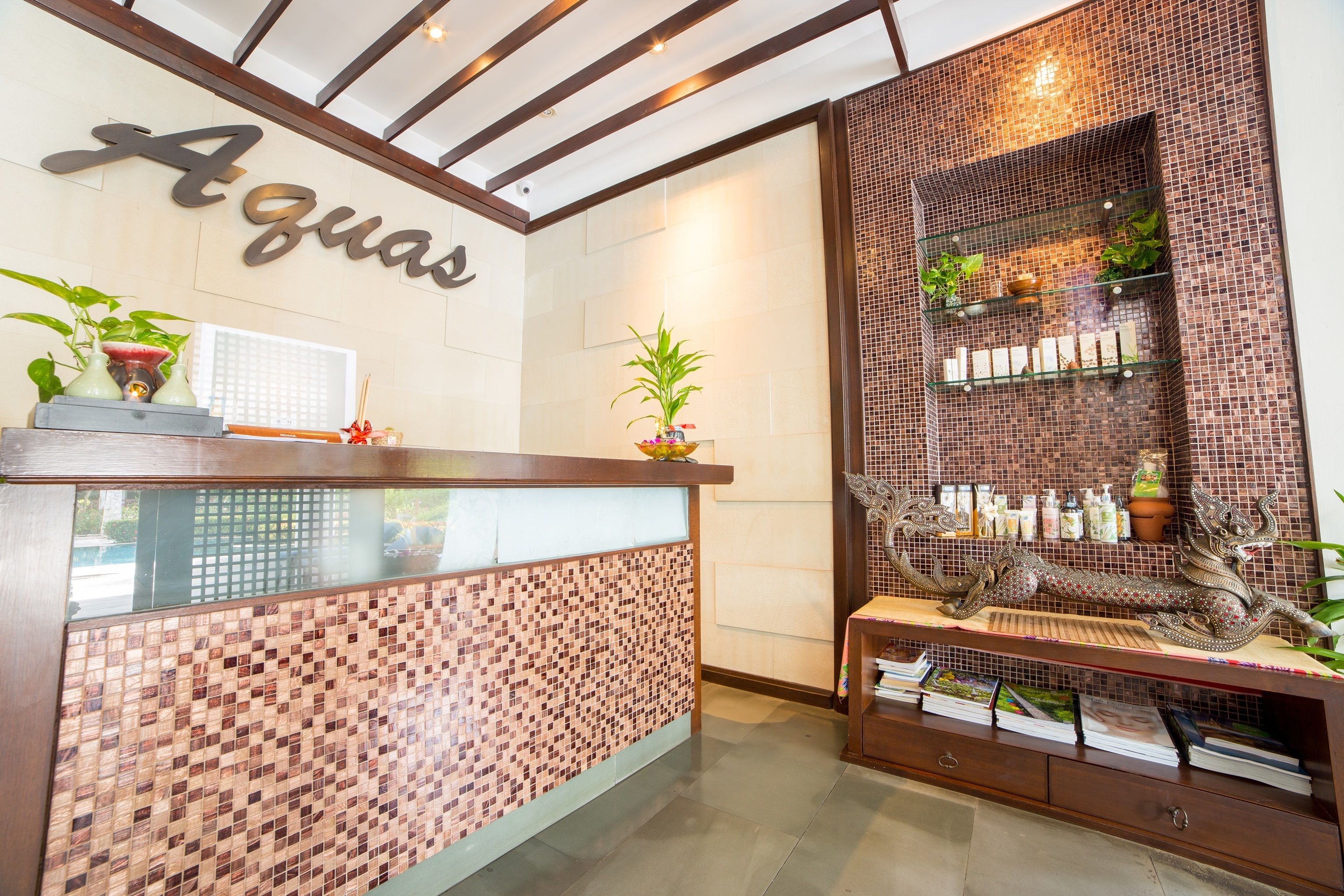 sauna, body treatments, aromatherapy, body wraps, body scrubs, facials