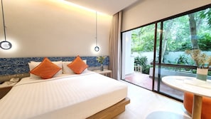 Premier Room, 1 King Bed, Garden View | Minibar, in-room safe, desk, iron/ironing board