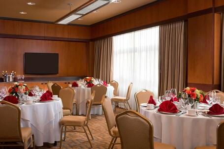 Millennium Hilton New York One UN Plaza - Image 97