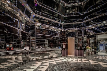 Reception area at Millennium Hilton New York One UN Plaza