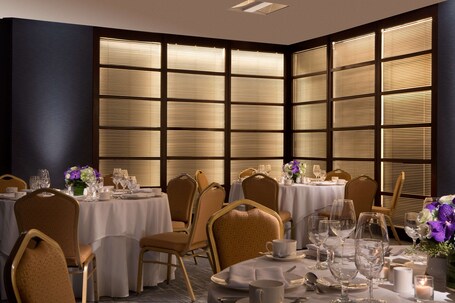 Millennium Hilton New York One UN Plaza - Image 11
