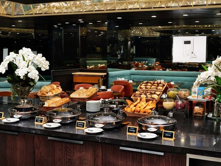 Millennium Hilton New York One UN Plaza - Image 70