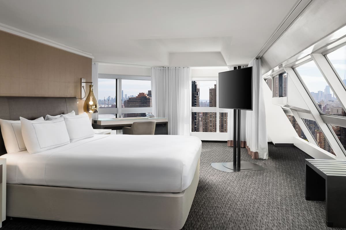 Hypo-allergenic bedding, down comforters, in-room safe