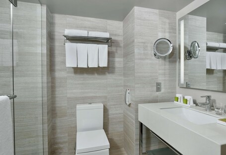 Millennium Hilton New York One UN Plaza - Image 101