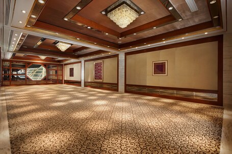 Millennium Hilton New York One UN Plaza - Image 105