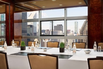 Meeting space at Millennium Hilton New York One UN Plaza