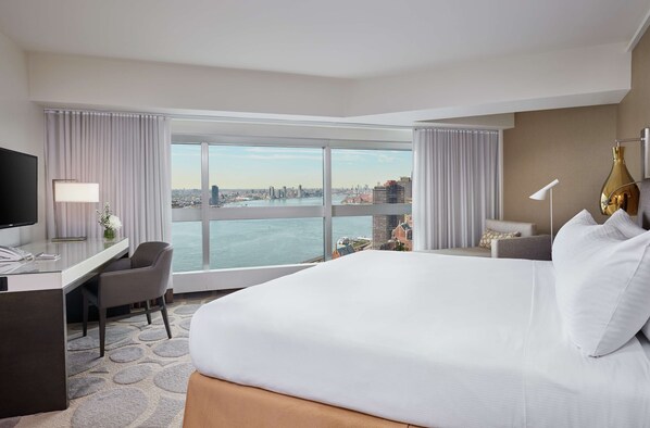 2 Story Suite with One King Bed, 2 Double Beds | Hypo-allergenic bedding, in-room safe, individually decorated