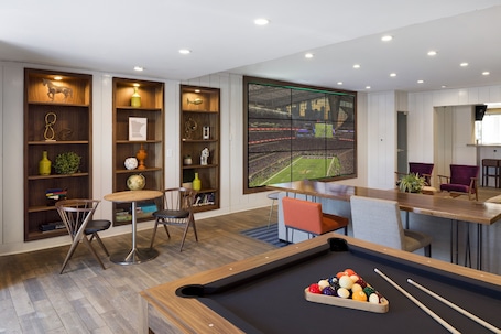 Interior. Holiday Inn : Bloomington W MSP Airport Area by IHG