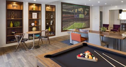 Holiday Inn : Bloomington W MSP Airport Area by IHG