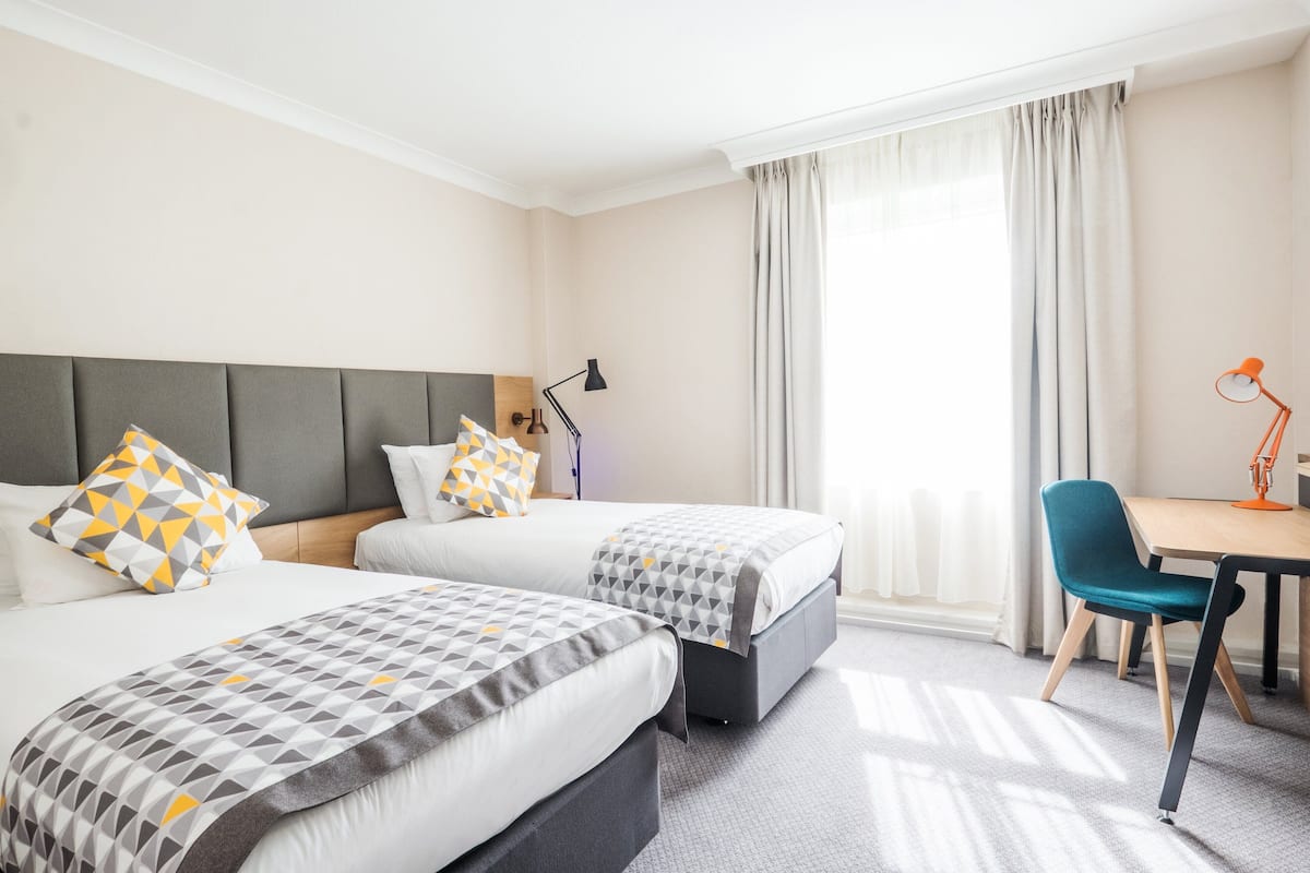 1 bedroom, desk, laptop workspace, blackout drapes