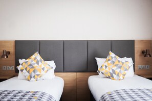 1 bedroom, desk, laptop workspace, blackout drapes