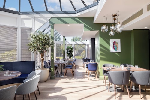 Holiday Inn Farnborough by IHG