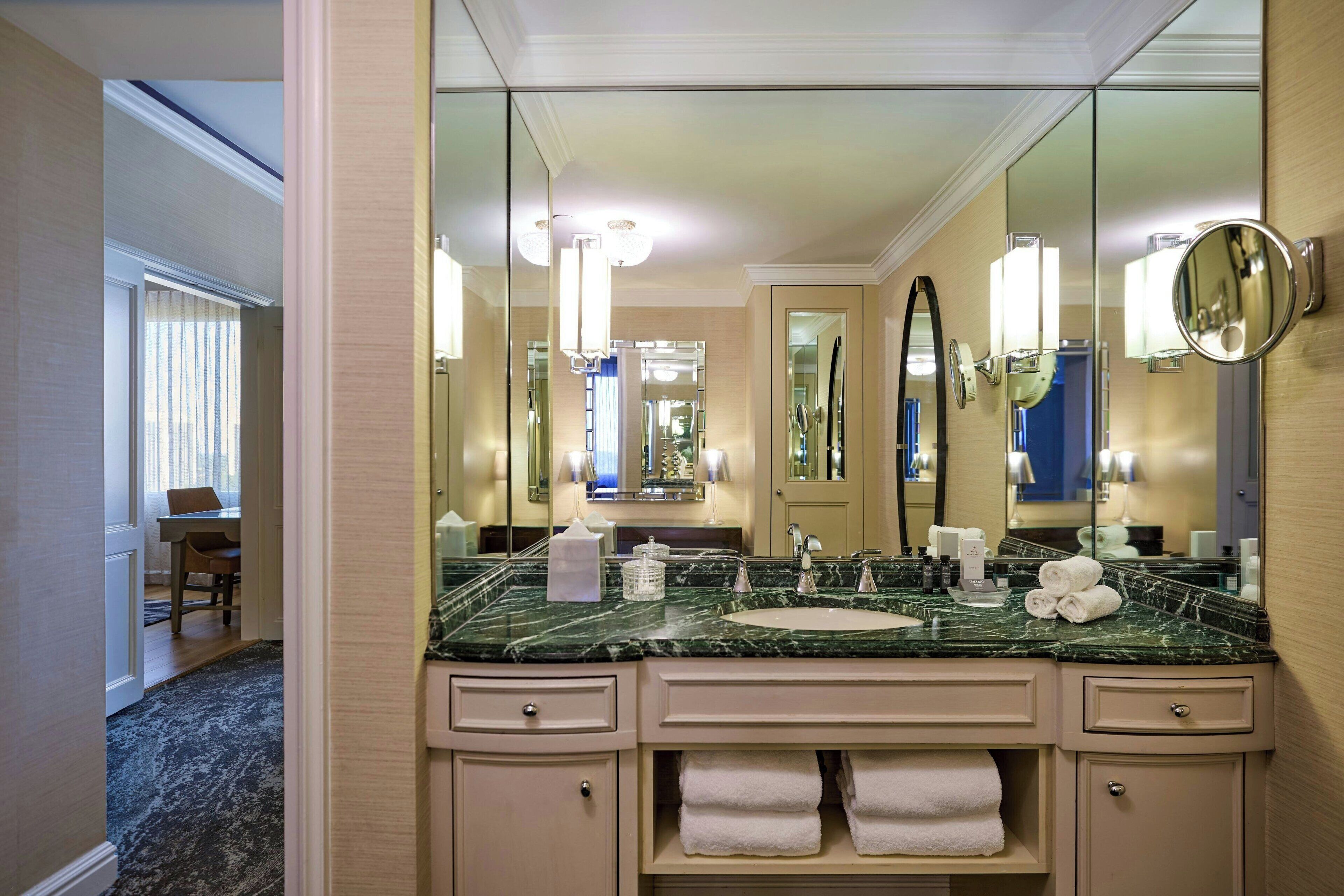 suite, 1 bedroom | bathroom | designer toiletries, hair dryer, bathrobes, towels