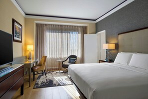 Premium bedding, in-room safe, desk, laptop workspace
