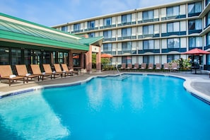 Indoor pool, seasonal outdoor pool, pool loungers