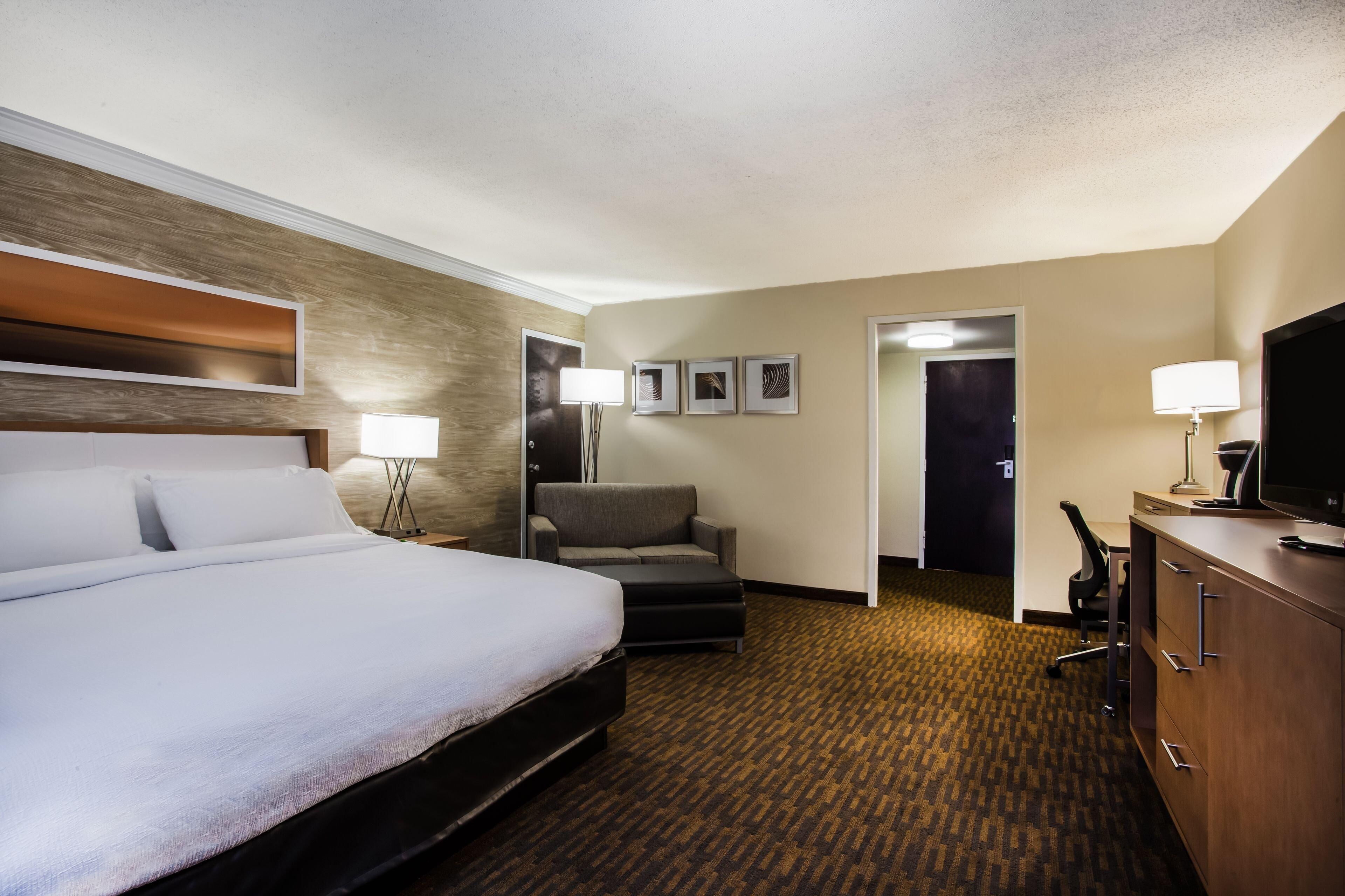 1 bedroom, premium bedding, pillowtop beds, minibar