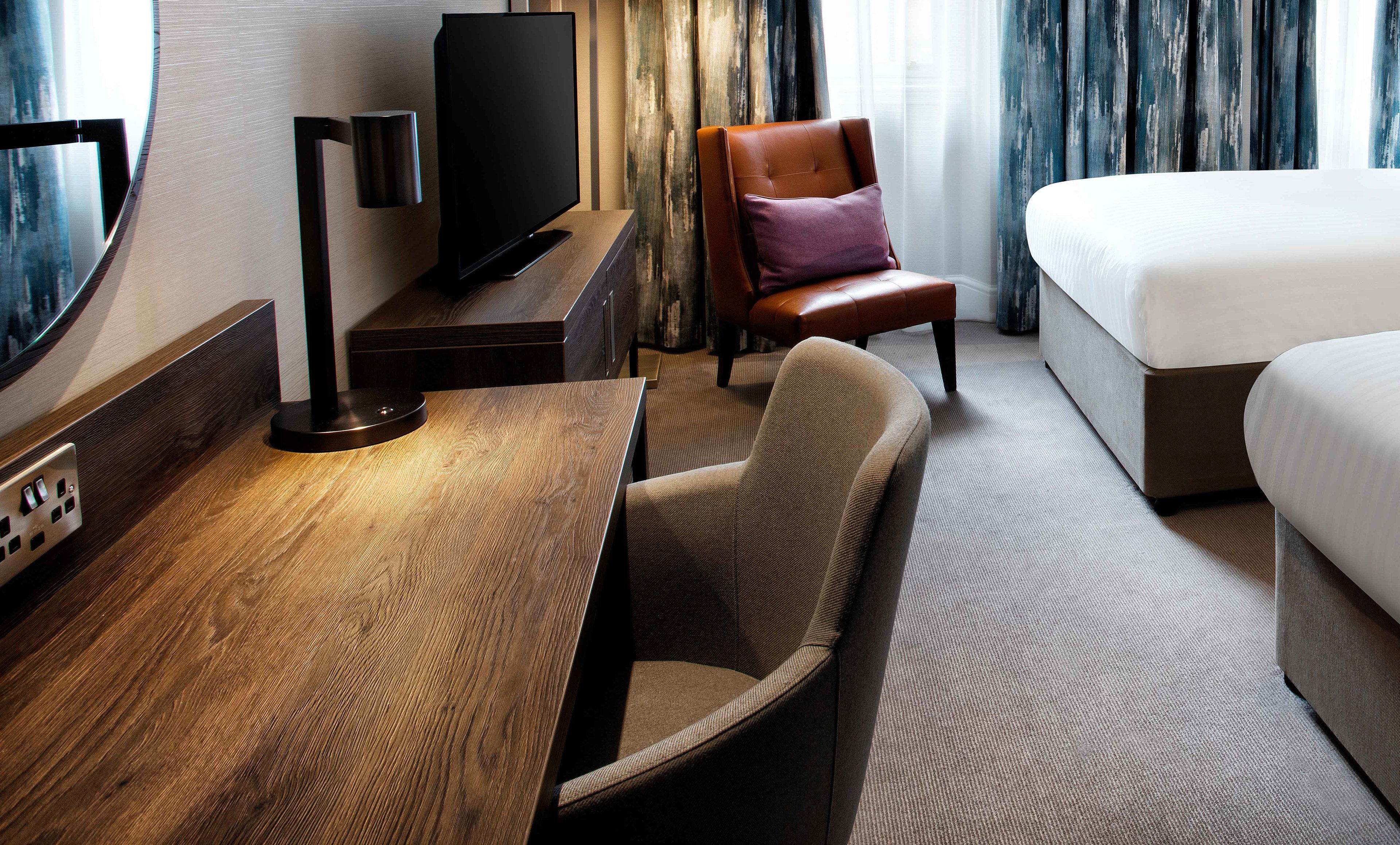 egyptian cotton sheets, premium bedding, in-room safe, desk