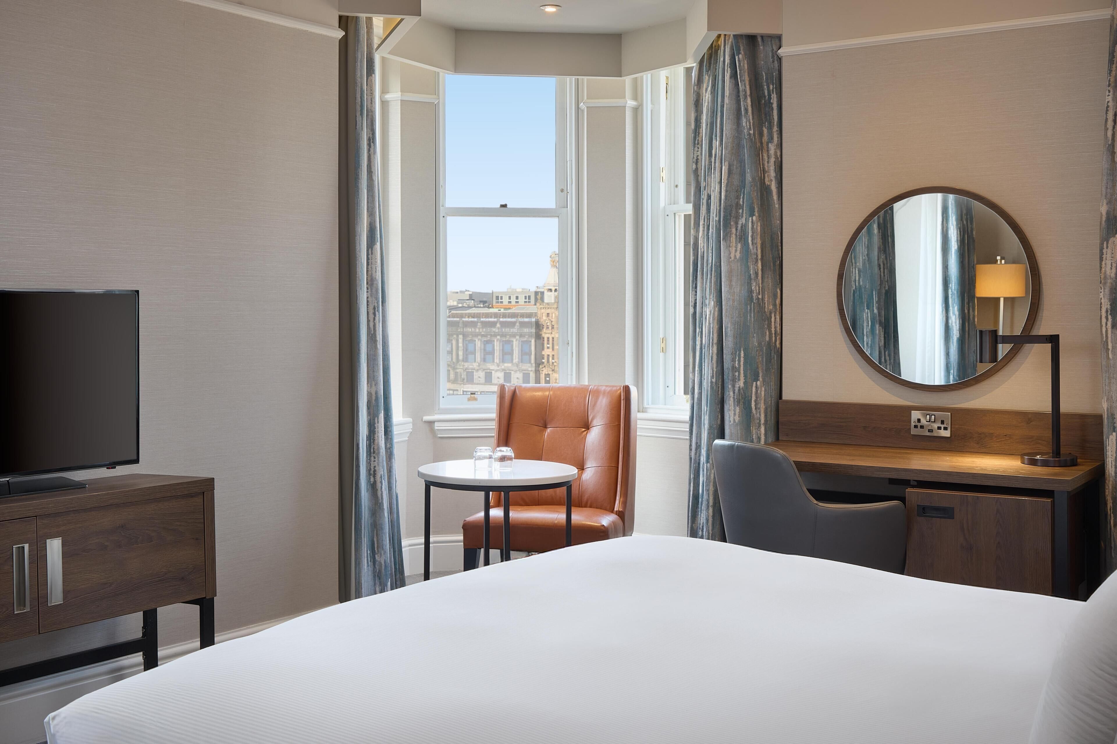 Egyptian cotton sheets, premium bedding, in-room safe, desk