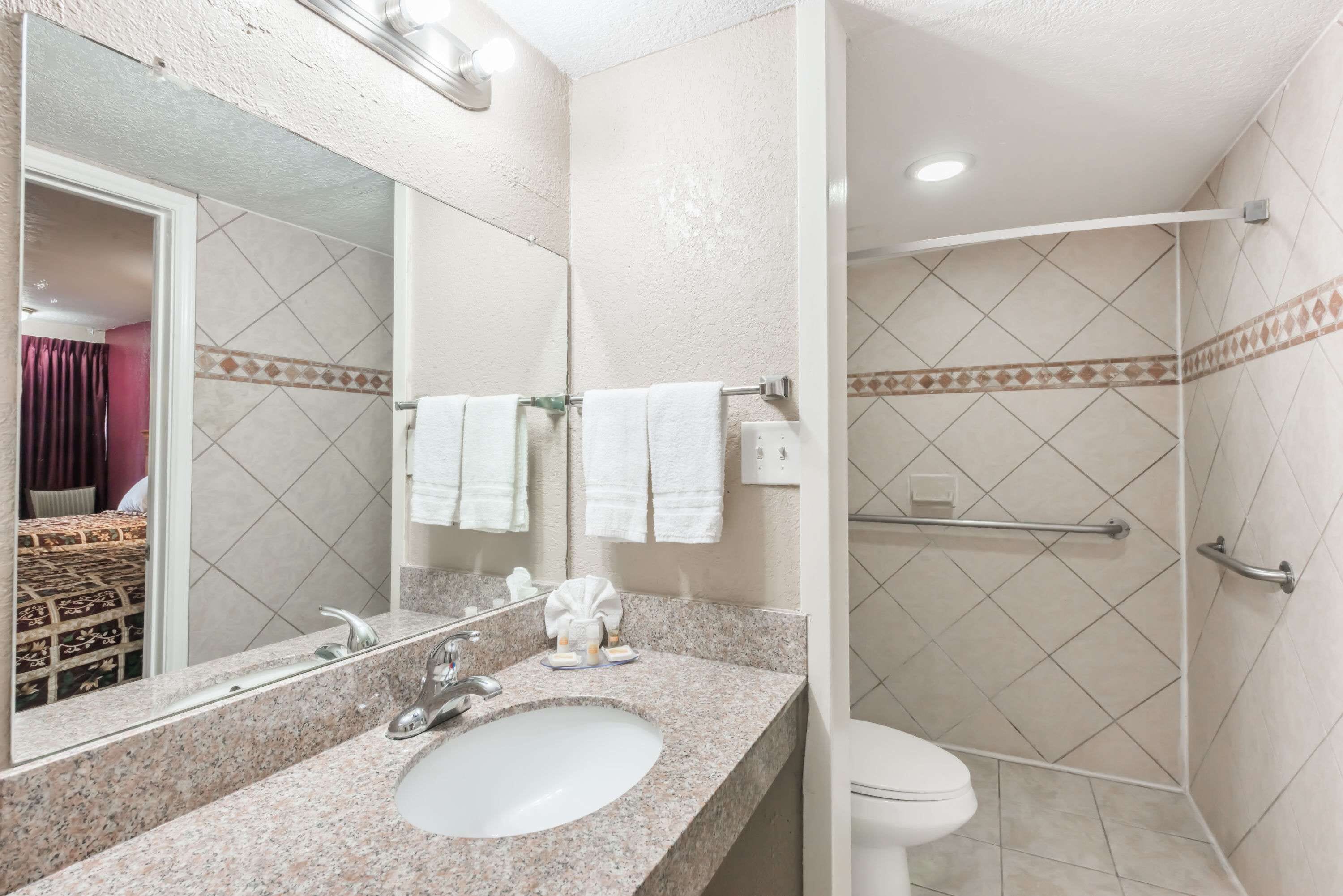 Foto - Days Inn by Wyndham San Antonio Splashtown/ATT Center