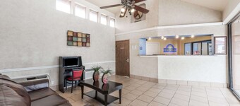 Days Inn by Wyndham San Antonio Splashtown/ATT Center