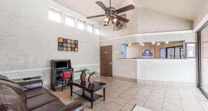Days Inn by Wyndham San Antonio Splashtown/ATT Center