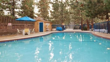 Seasonal outdoor pool, open 8:00 AM to 9:00 PM, sun loungers