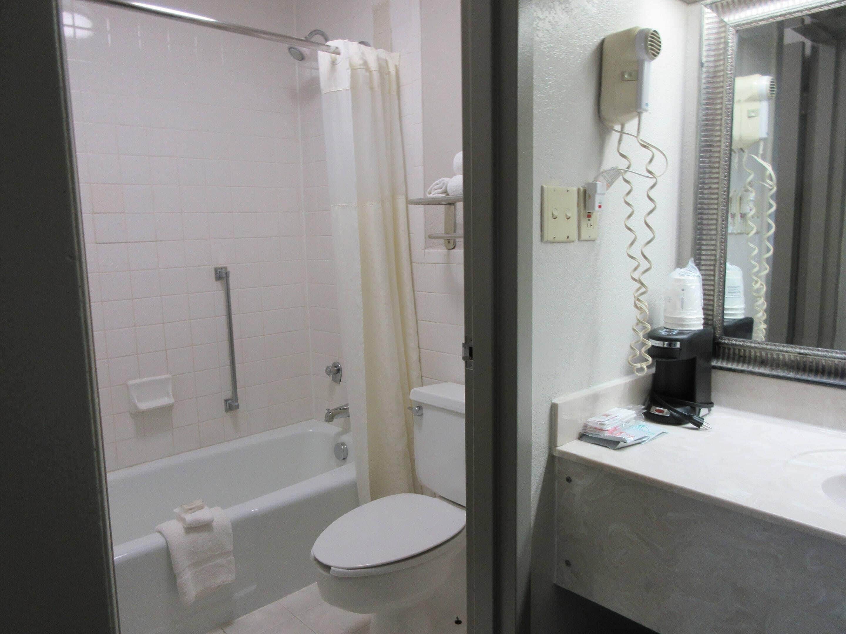 Premium bedding, in-room safe, desk, iron/ironing board