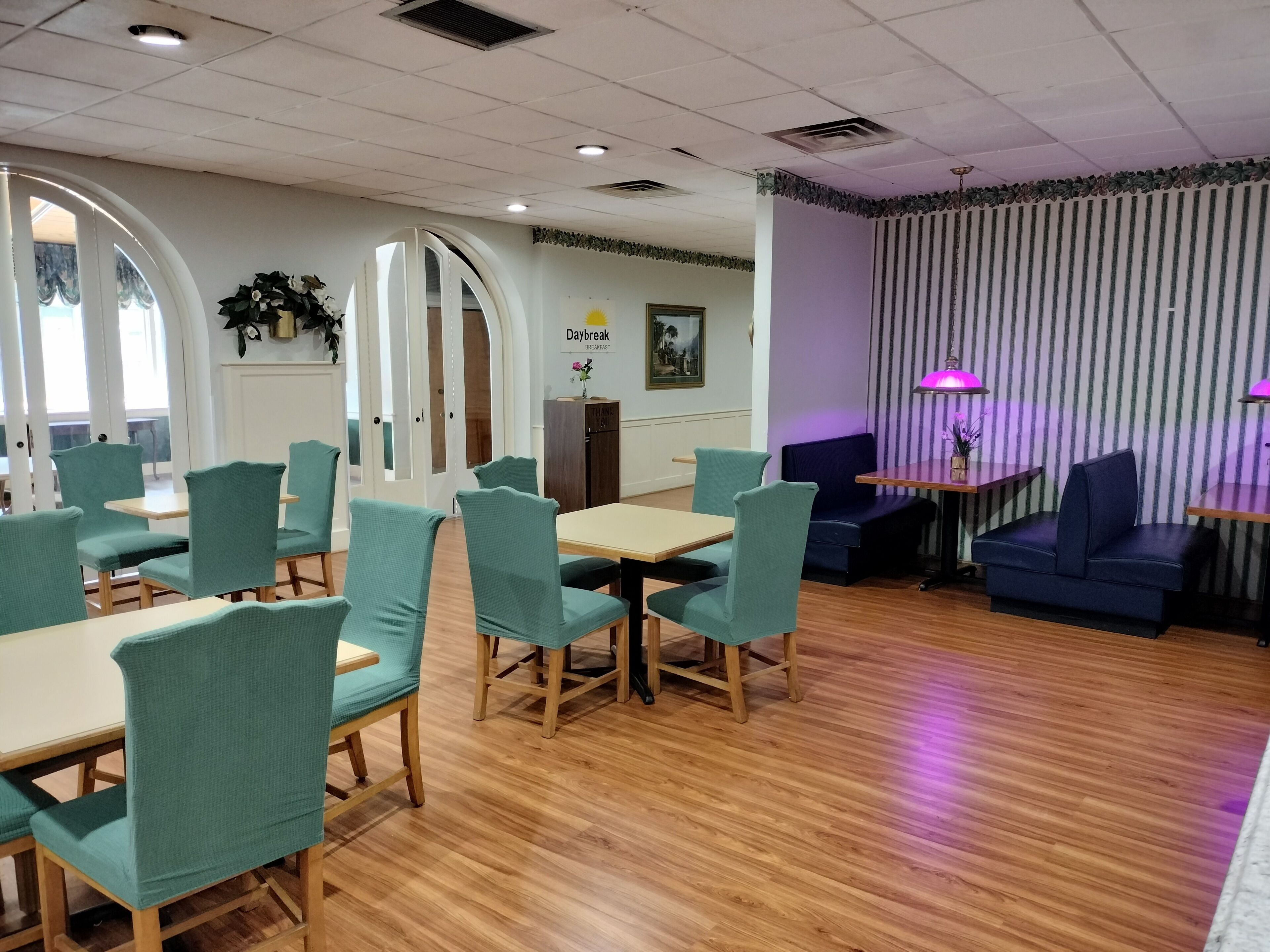 Tägliches inbegriffenes Frühstück zum Mitnehmen