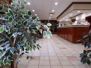 Interior entrance - Clarion Inn Southern Pines - Pinehurst (Southern Pines)