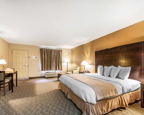 Skrivbord, strykjärn/strykbräda, extrasängar och gratis wi-fi