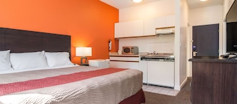 Motel 6 Surrey, BC
