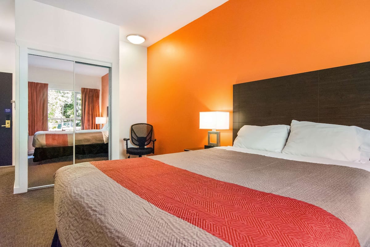 Desk, blackout curtains, iron/ironing board, free WiFi