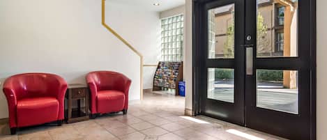 Sala de estar en el lobby