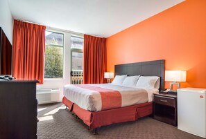 Escritorio, cortinas opacas, tabla de planchar con plancha y wifi gratis