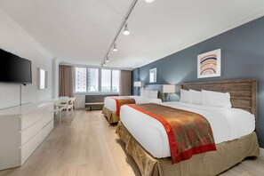 Værelse - 2 queensize-senge - ikke-ryger - balkon (Partial Ocean View) | Pengeskab på værelset, skrivebord, mørklægningsgardiner