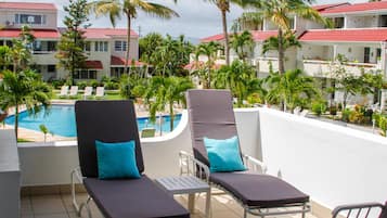 Suite, 1 Bedroom, Garden View | Terrace/patio
