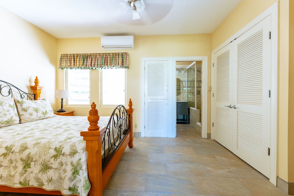 Deluxe Condo