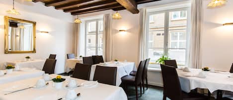 Daily buffet breakfast (EUR 15 per person)