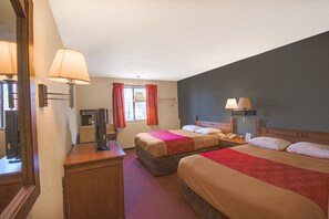 Quarto, 2 camas Queen | Berços grátis, Wi-Fi de cortesia, roupa de cama