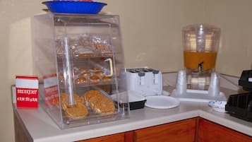 Free daily continental breakfast 