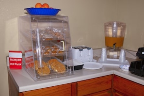 Free daily continental breakfast