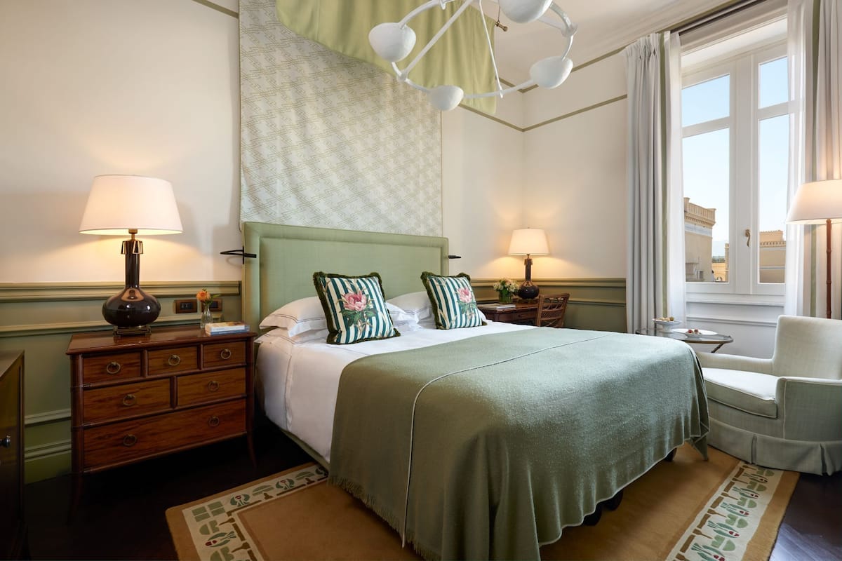 Classic Room | Frette Italian sheets, premium bedding, minibar, in-room safe