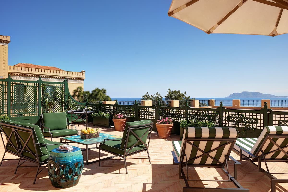 Suite, terrasse, vue mer | Draps italiens Frette, literie de qualité supérieure, minibar