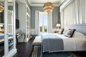 Suite, vue sur la mer | 1 chambre, draps italiens de Frette, literie de qualité, minibar
